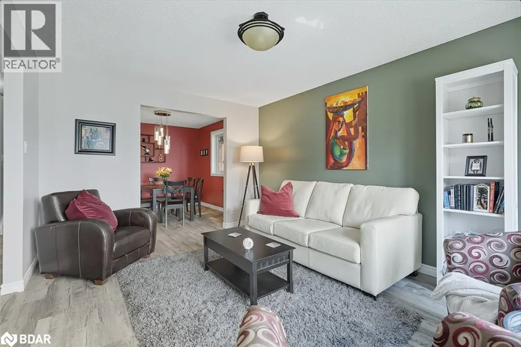 286 TAGGE Crescent
