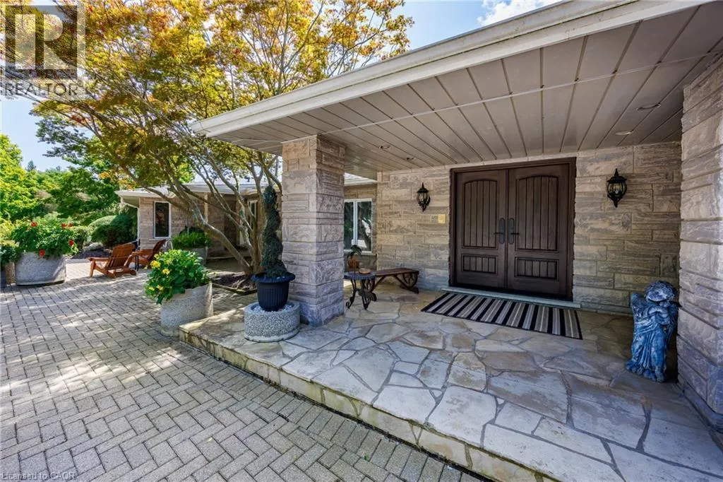 1285 COCKSHUTT Road