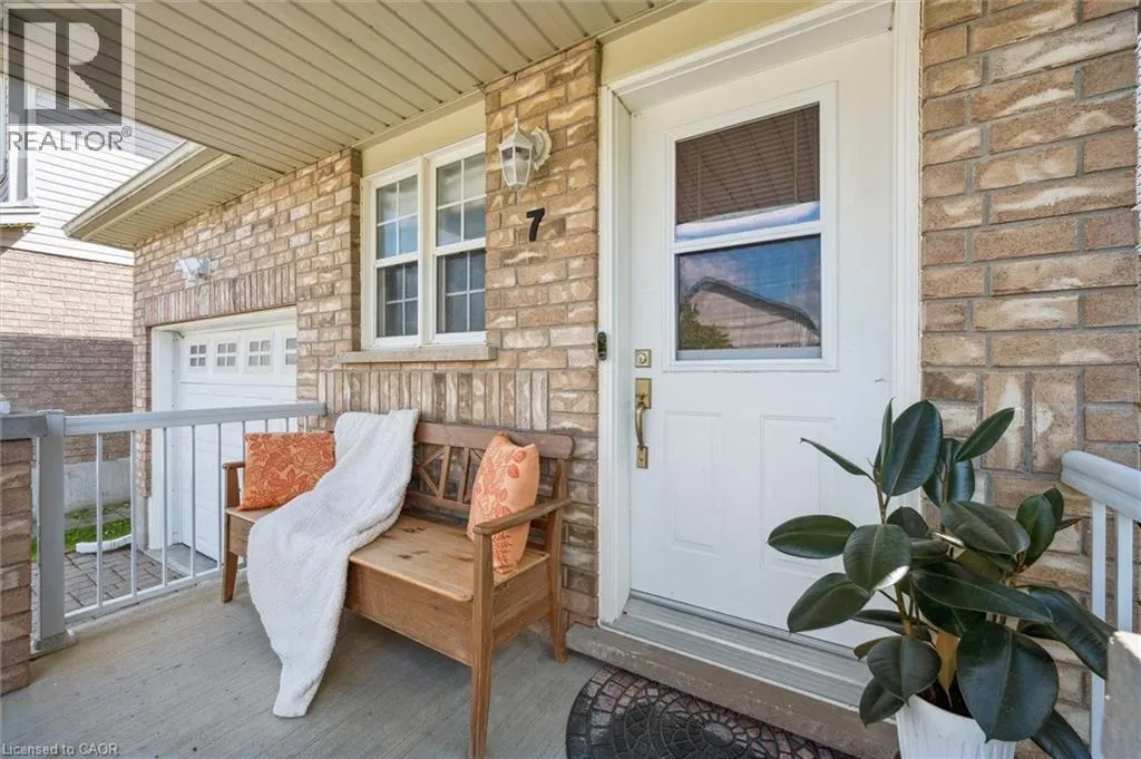 7 MAHOGANY Street