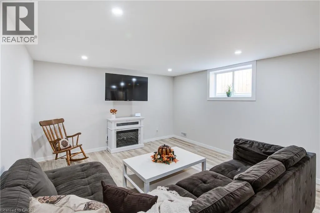14 REEVES Road