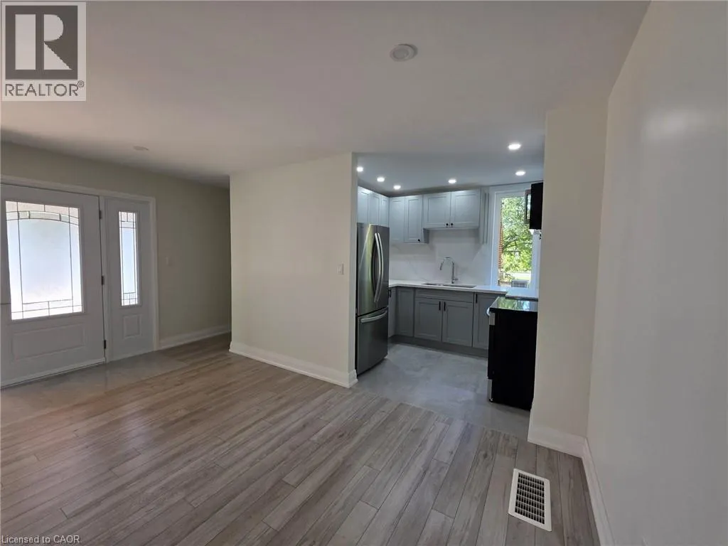 198 VICTORIA Street Unit# B, #B