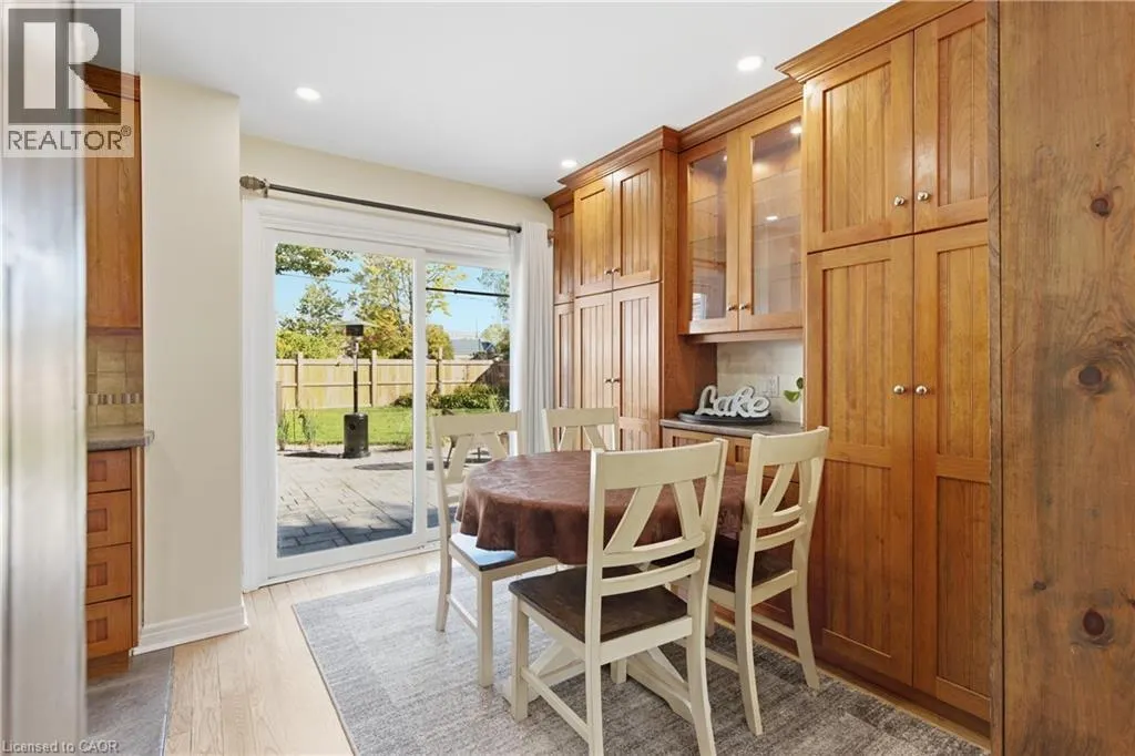 23 GLENGROVE Avenue