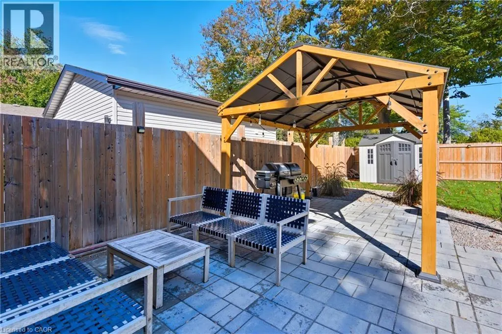 23 GLENGROVE Avenue