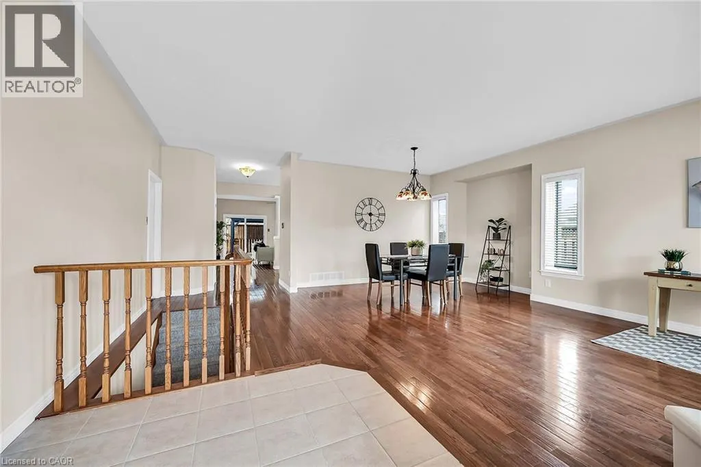 20 OAK Crescent