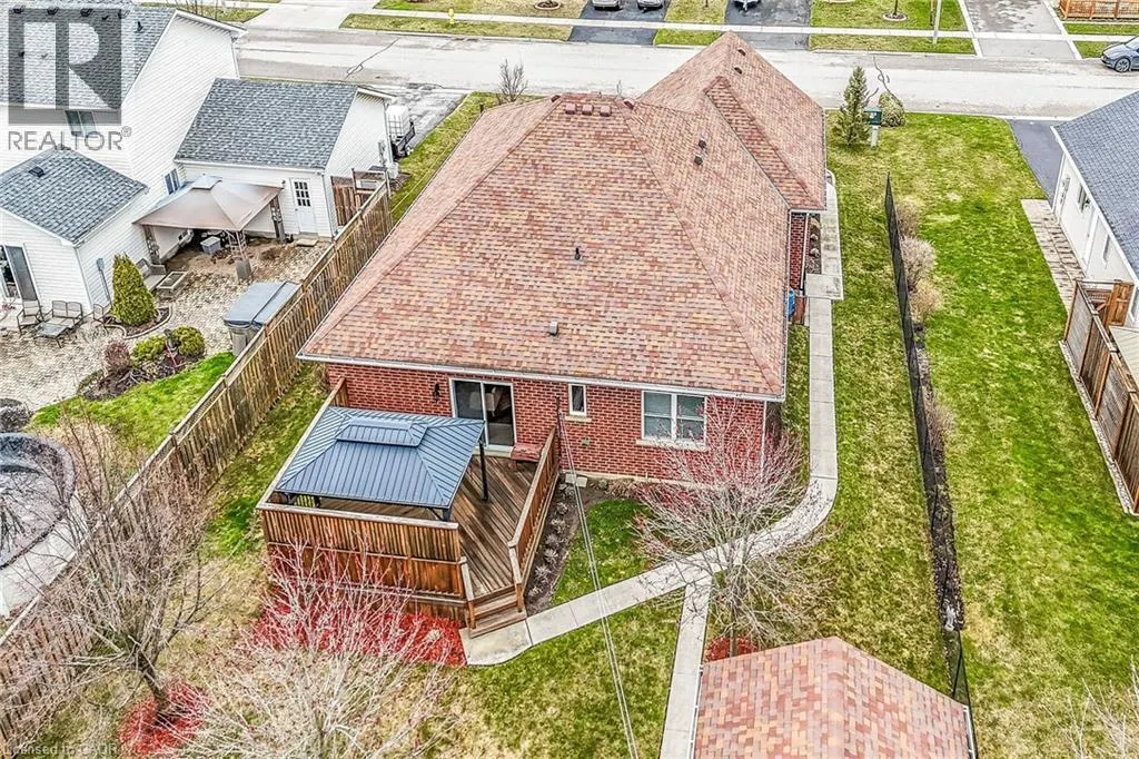 20 OAK Crescent