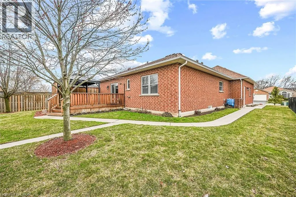 20 OAK Crescent