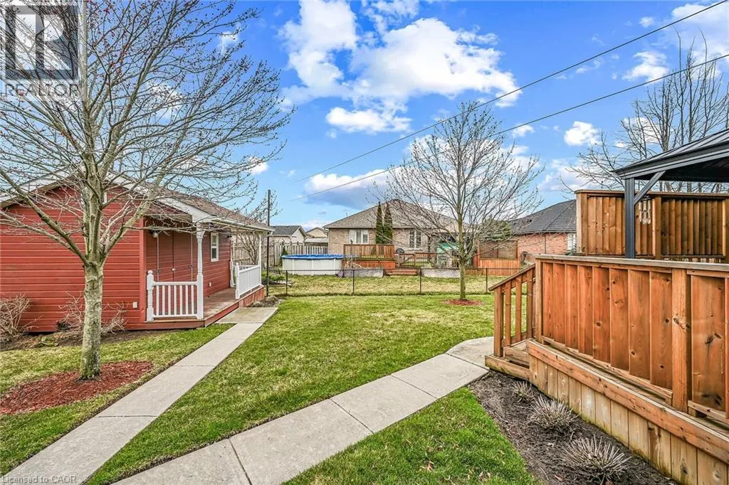 20 OAK Crescent