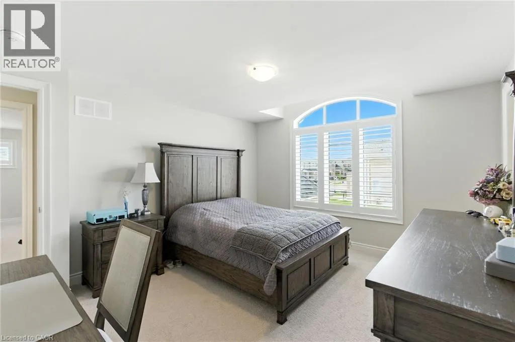 15 ROBARTS Drive