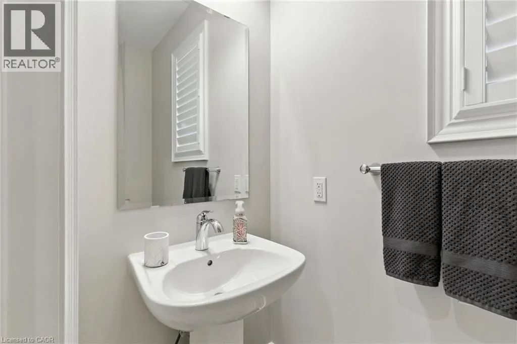15 ROBARTS Drive
