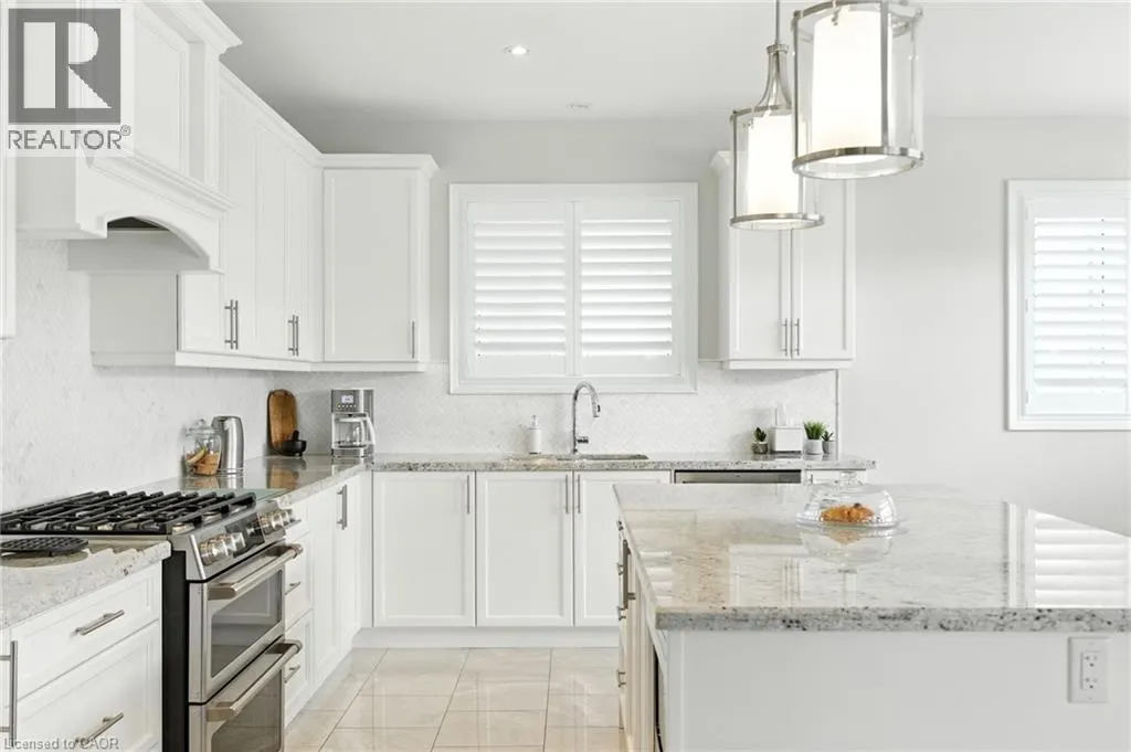 15 ROBARTS Drive