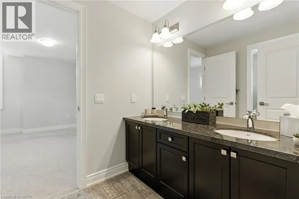 15 ROBARTS Drive