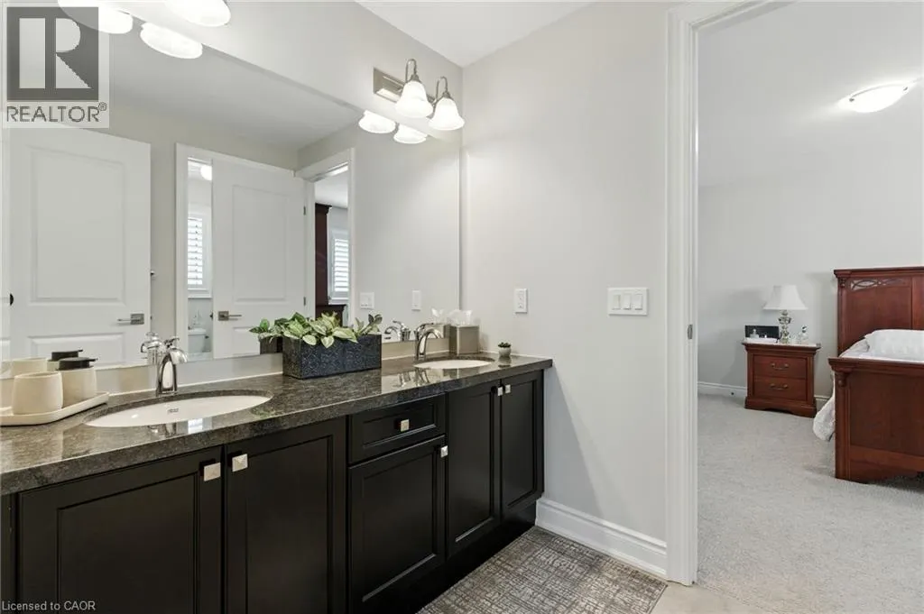 15 ROBARTS Drive