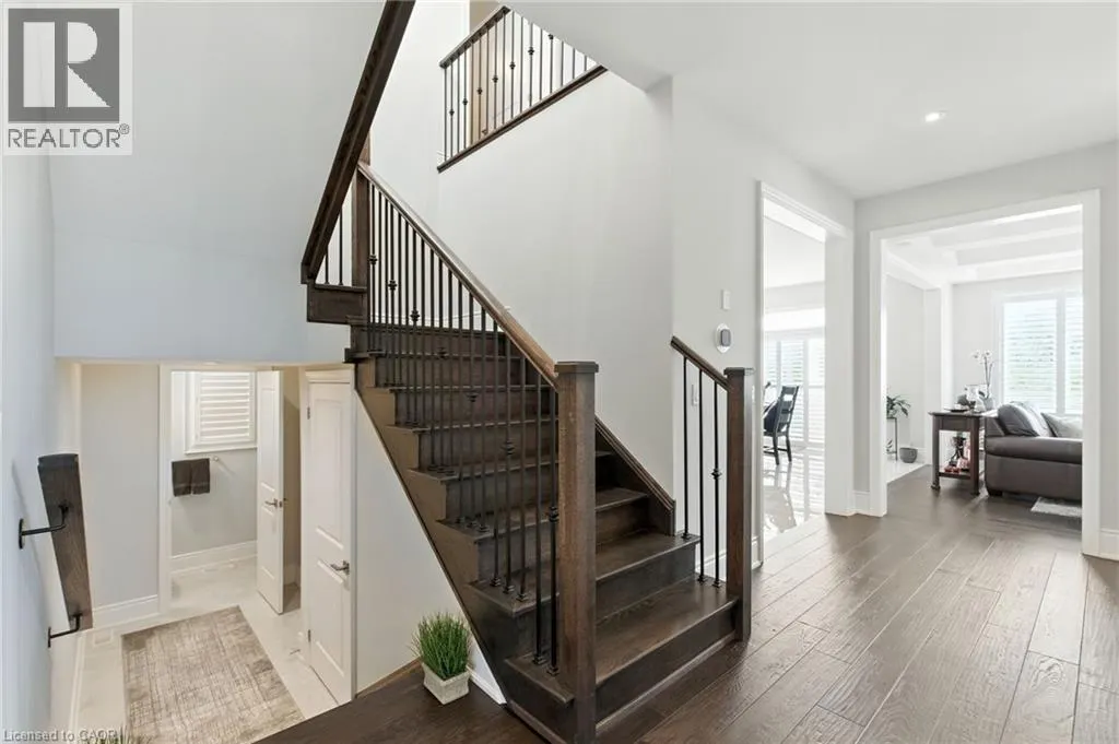 15 ROBARTS Drive