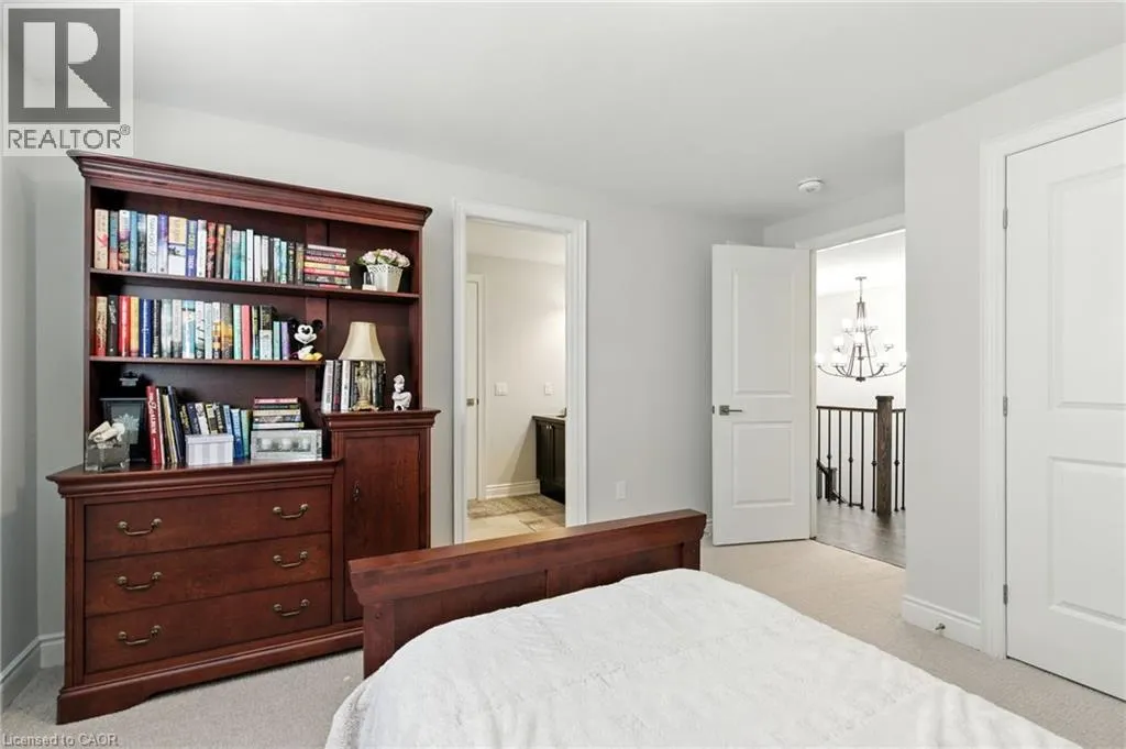 15 ROBARTS Drive