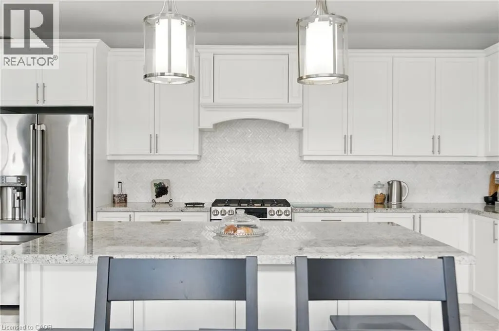 15 ROBARTS Drive