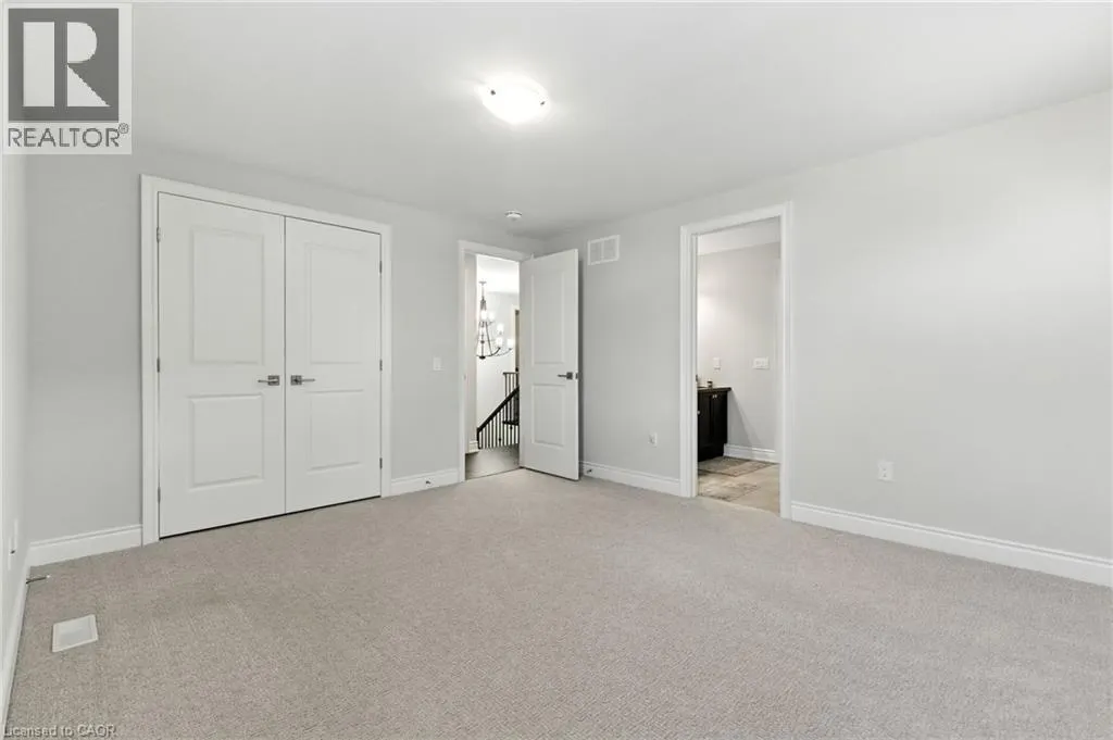 15 ROBARTS Drive