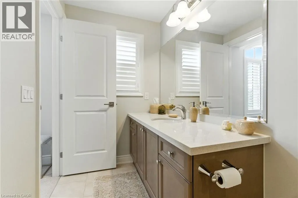 15 ROBARTS Drive