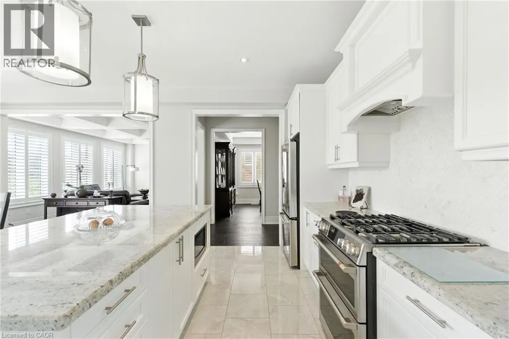 15 ROBARTS Drive