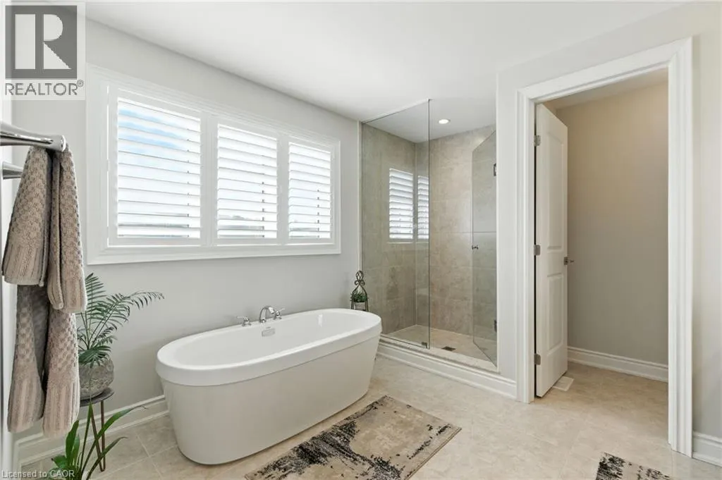 15 ROBARTS Drive