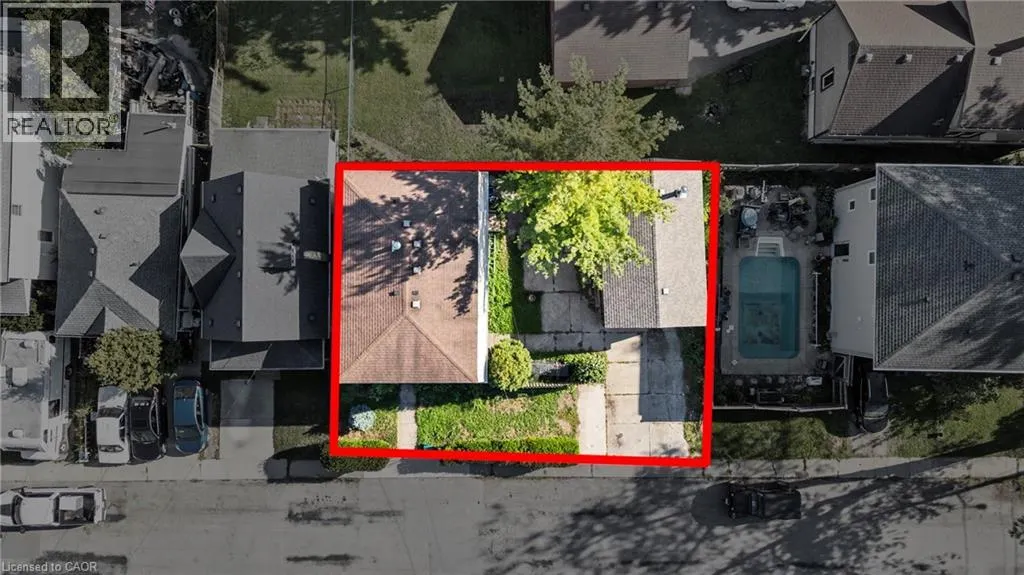 15 MCCORMICK Street