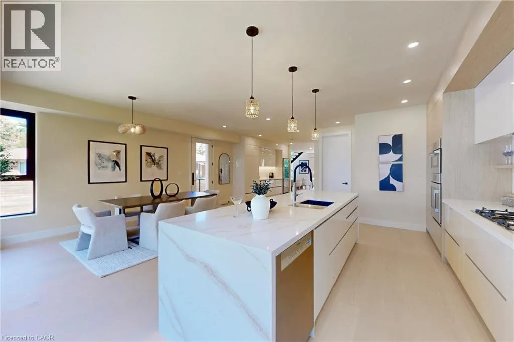 28 DUNSMORE Gardens
