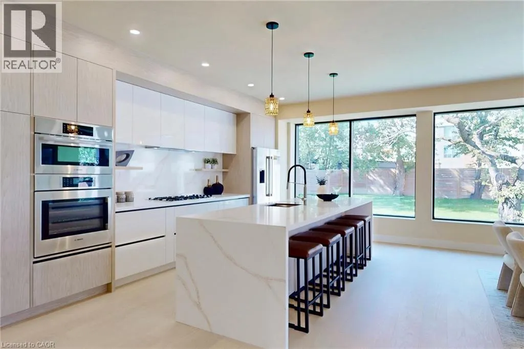 28 DUNSMORE Gardens