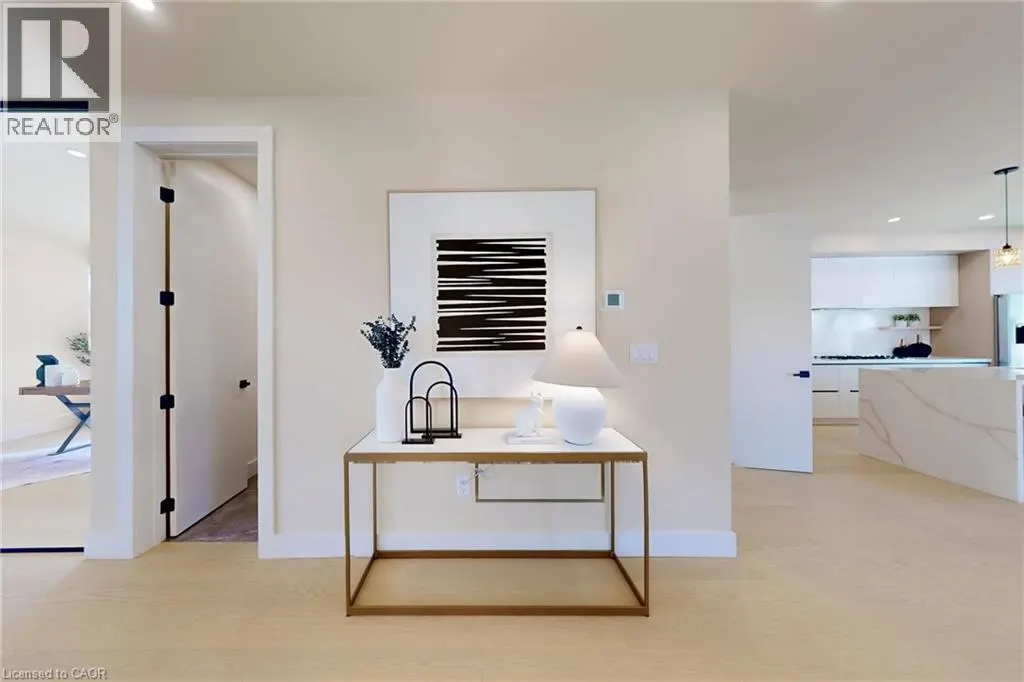28 DUNSMORE Gardens