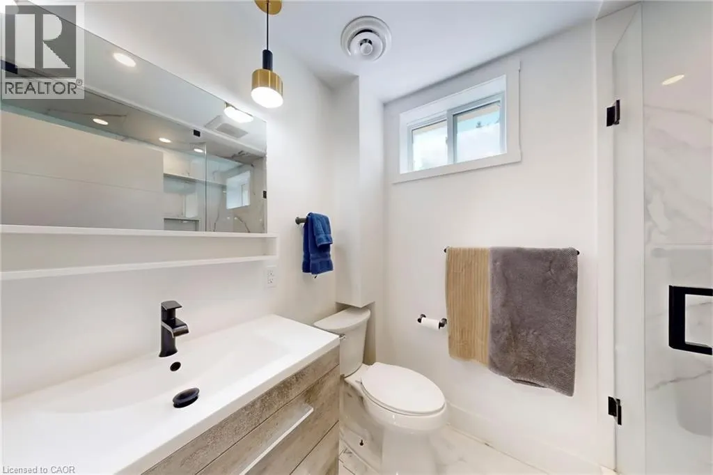 28 DUNSMORE Gardens