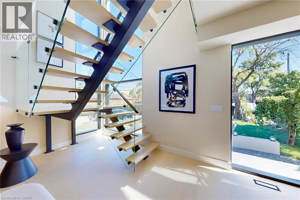 28 DUNSMORE Gardens