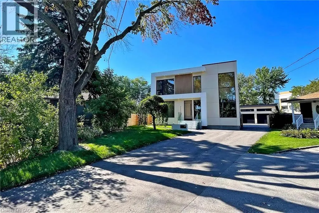 28 DUNSMORE Gardens