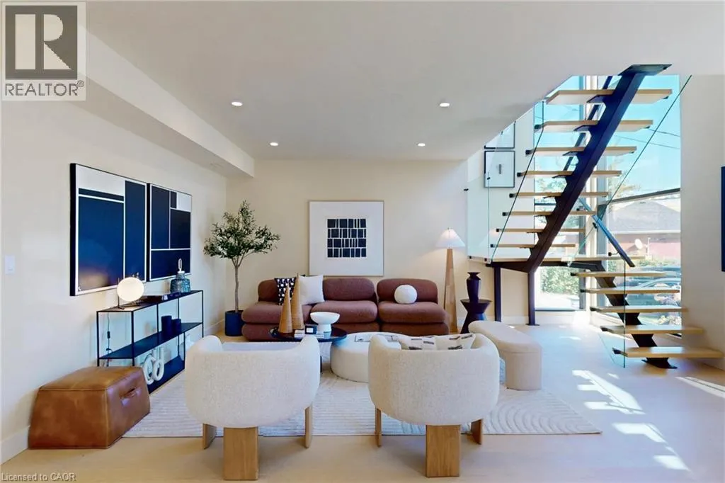 28 DUNSMORE Gardens