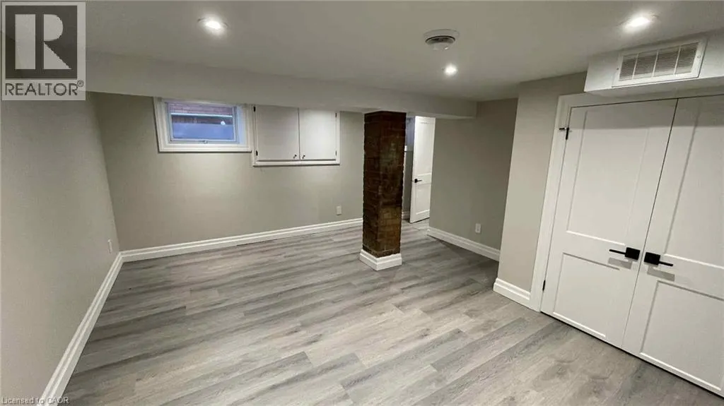 123 ROBINSON Street Unit# 4, #4