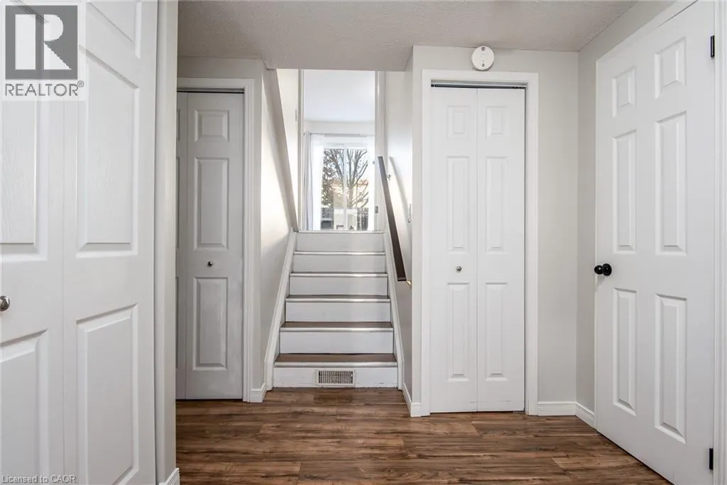 211 VERONICA Drive Unit# 11, #11