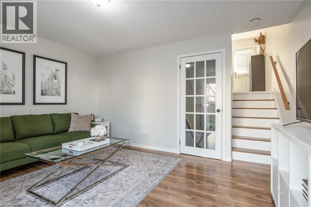 211 VERONICA Drive Unit# 11, #11
