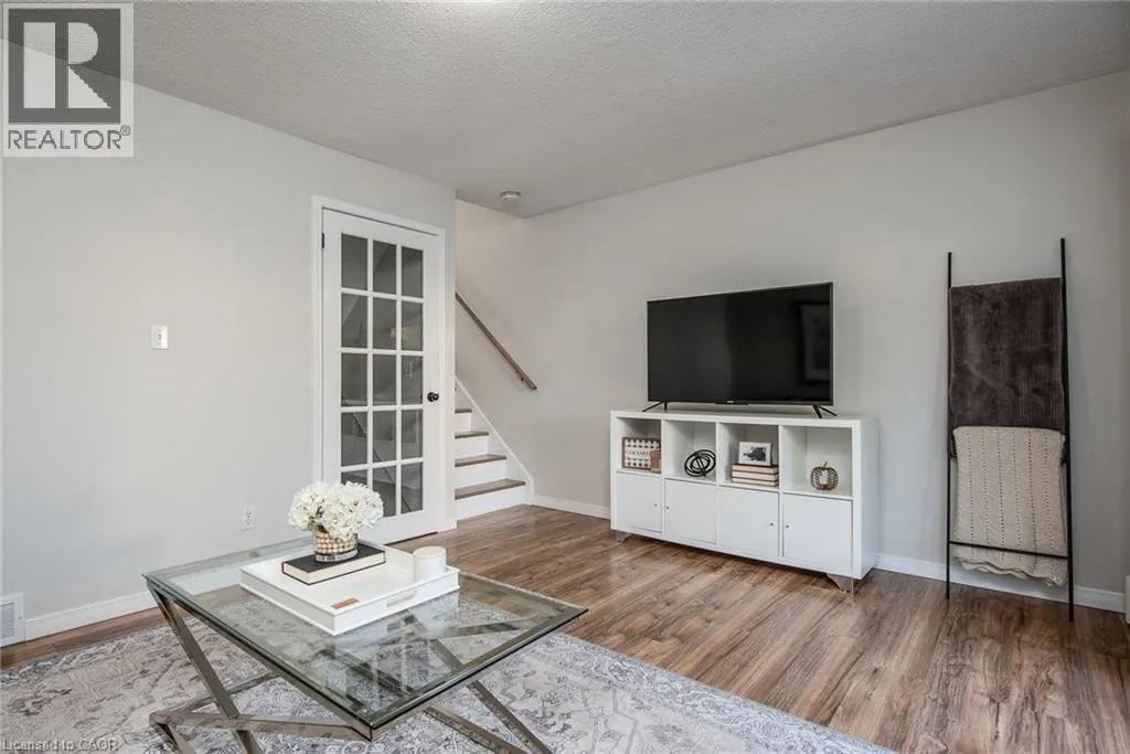 211 VERONICA Drive Unit# 11, #11