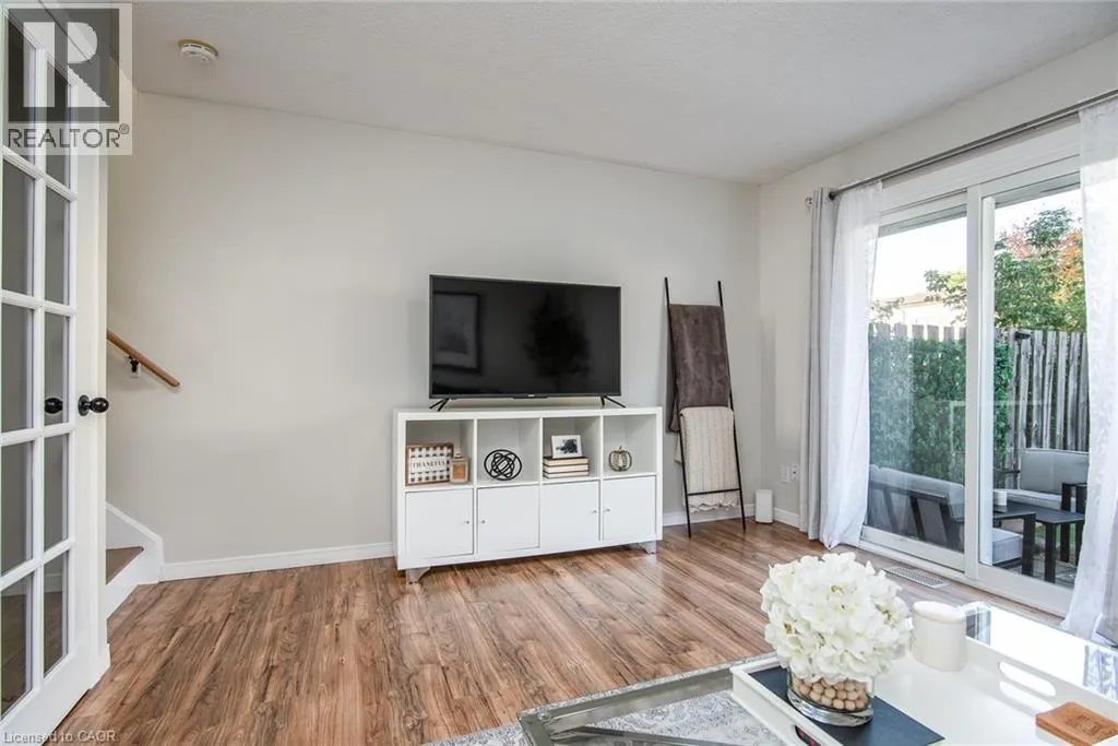 211 VERONICA Drive Unit# 11, #11