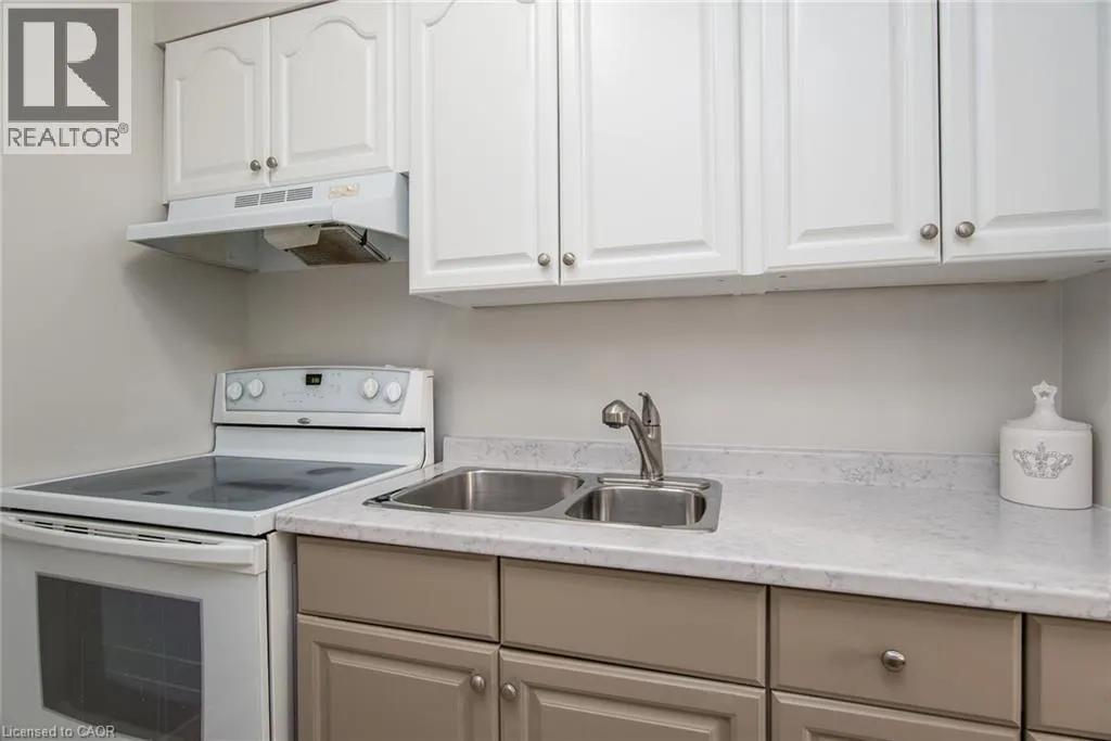 211 VERONICA Drive Unit# 11, #11