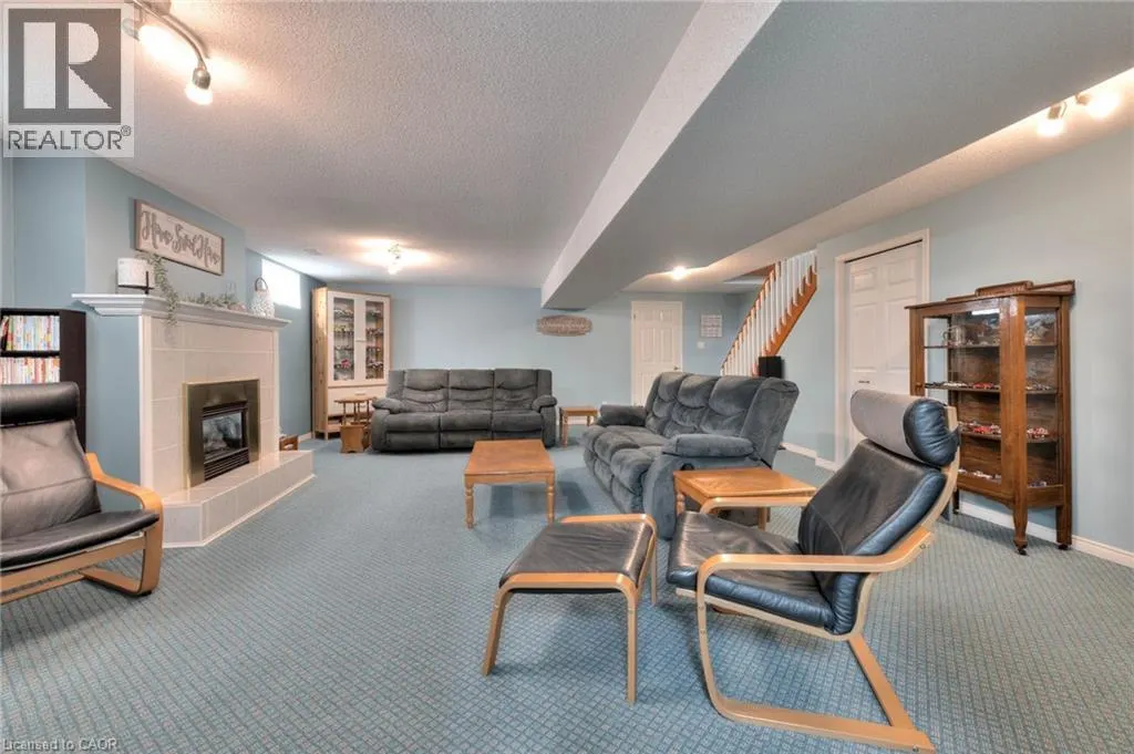 621 SPRUCEHURST Crescent