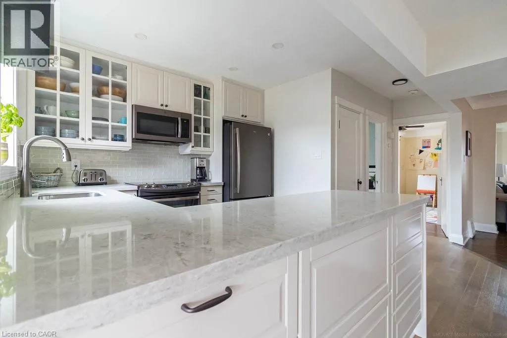 211 WEXFORD Avenue S