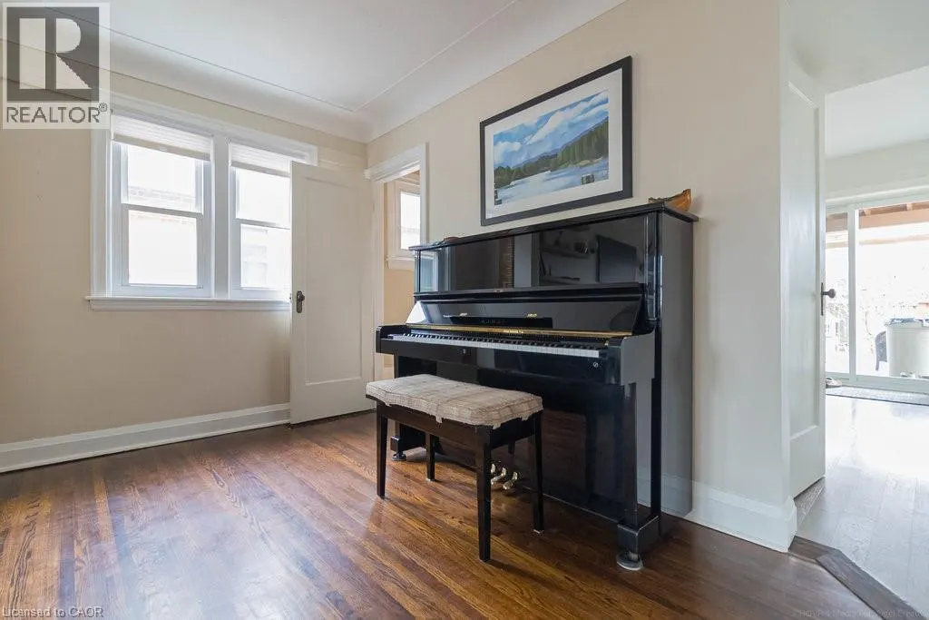 211 WEXFORD Avenue S