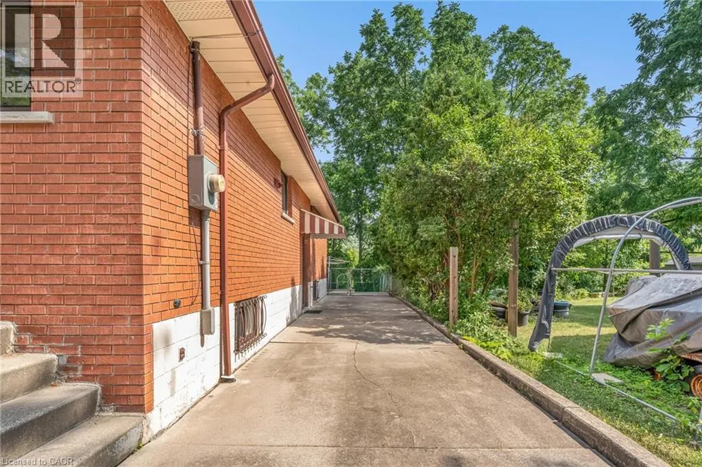 323 HIXON Road