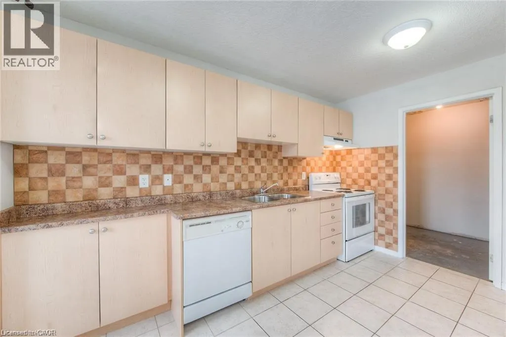 12 HOLBORN Drive Unit# A7, #A7