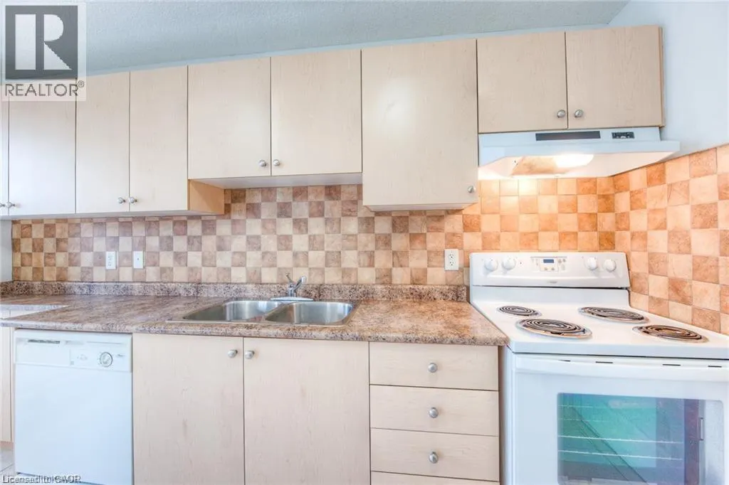 12 HOLBORN Drive Unit# A7, #A7