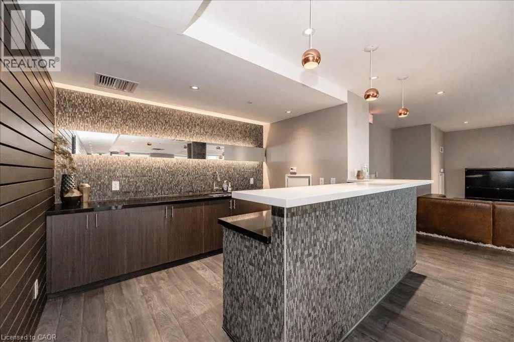 85 DUKE Street W Unit# 1702, #1702