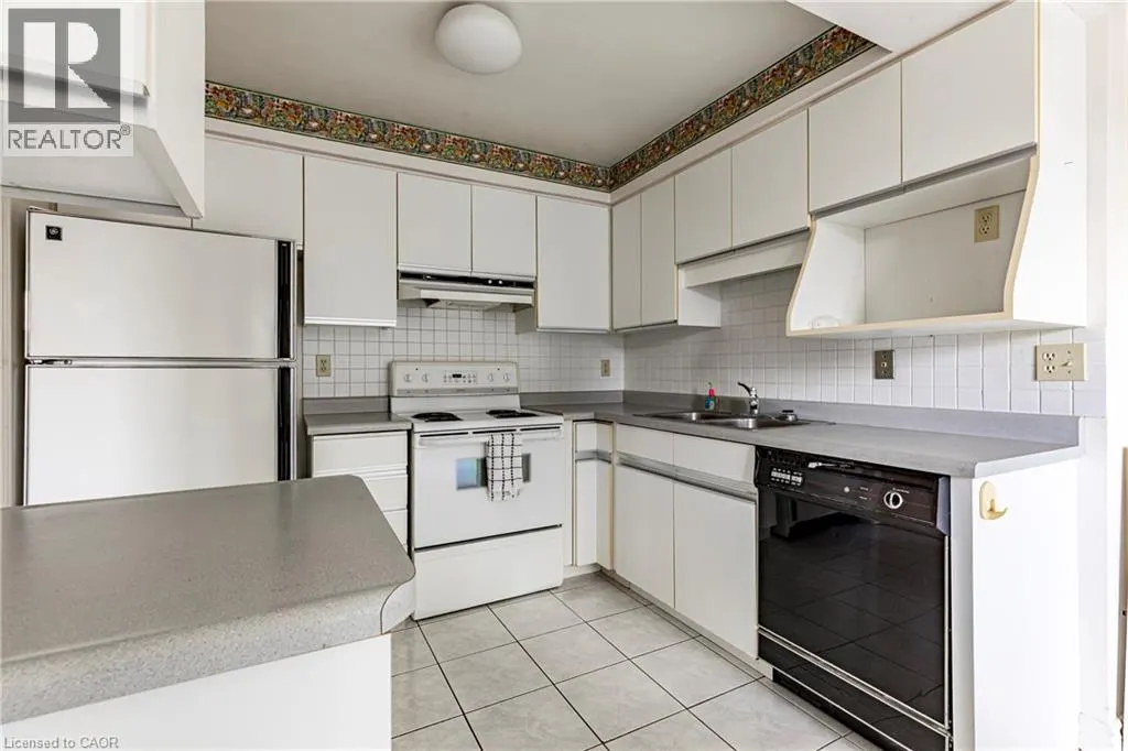 67 CAROLINE Street S Unit# 304 (3D), #304 (3D)