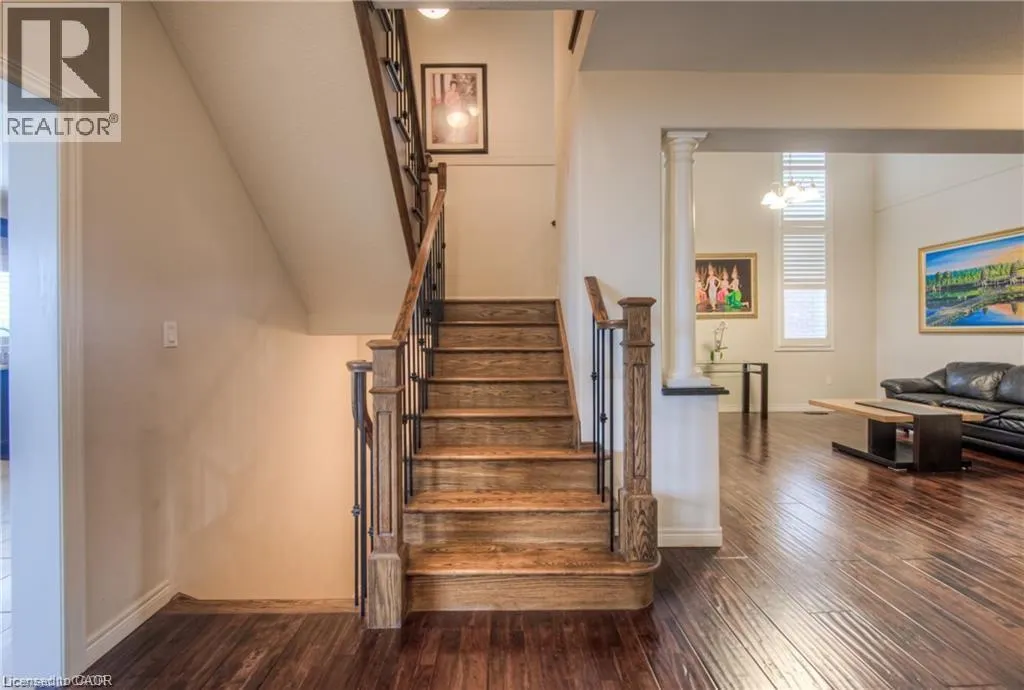 83 BOULDER Crescent