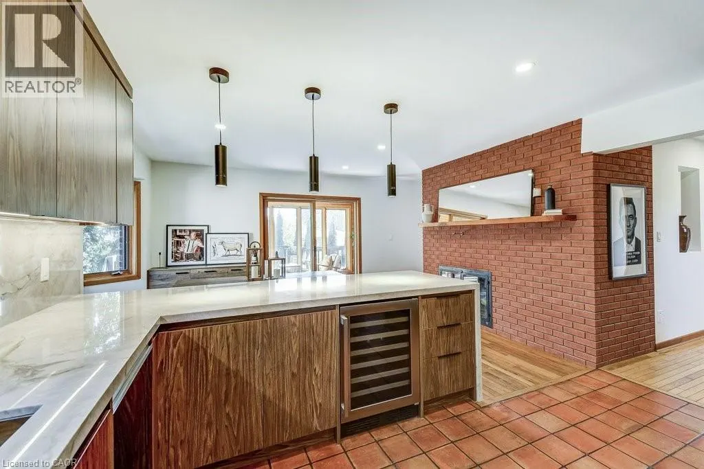 9 FORESTHILL Crescent