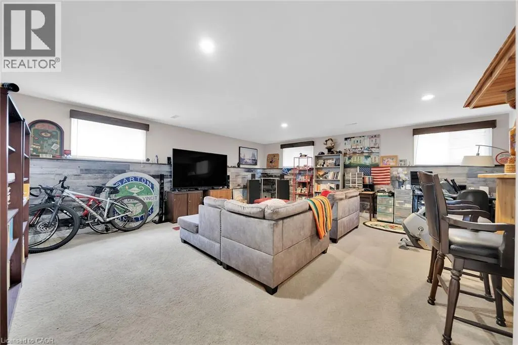 25 COUNTRY CLUB Road