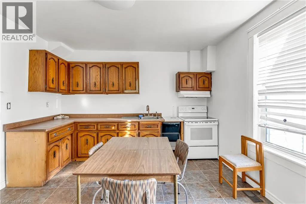 1304 -1306 KING Street E