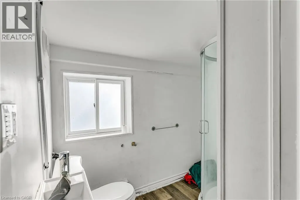 1304 -1306 KING Street E